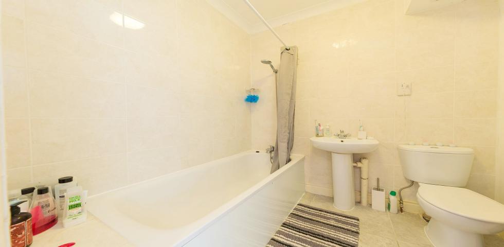 			LET, 2 Bedroom, 1 bath, 1 reception Flat			 Iverson Road, WEST HAMPSTEAD